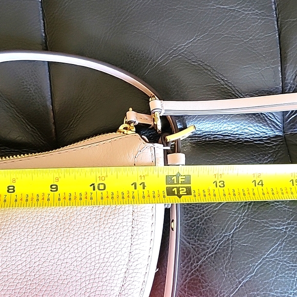 Michael Kors Camden purse - Picture 10 of 11